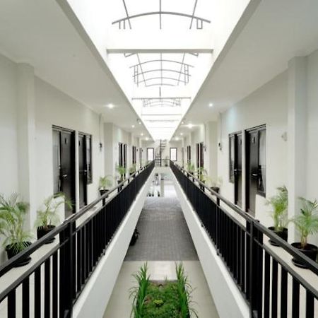 Dparagon Upn Maguwo Buitenkant foto